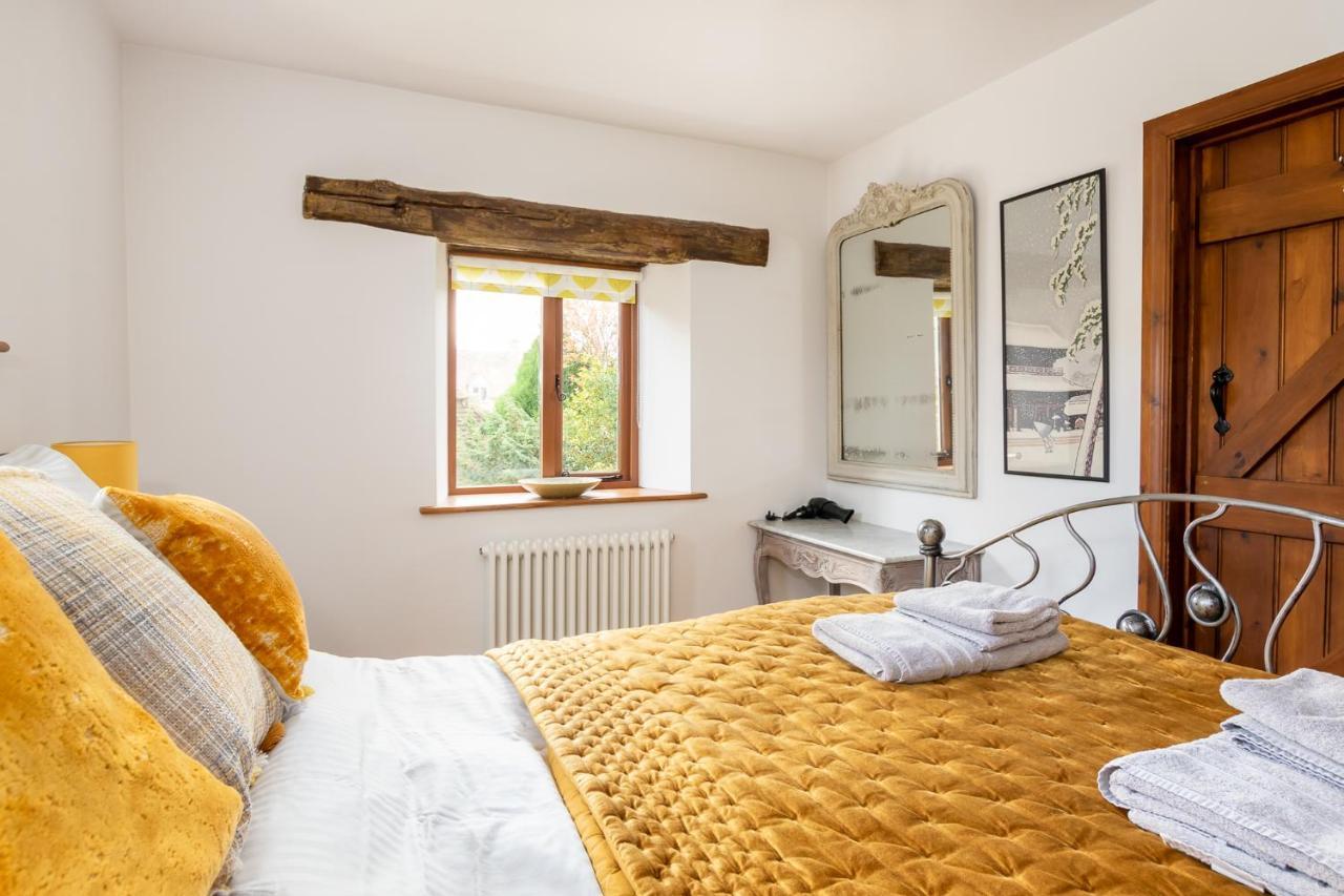 Granary Cottage - Luxury Barn Conversion Weston Subedge Екстериор снимка